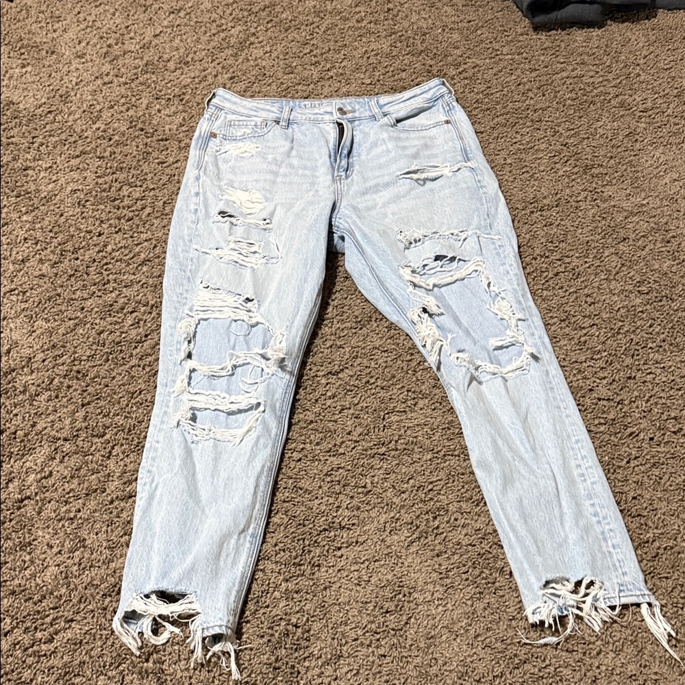American Eagle Outfitters Light Blue Distressed Boyfriend Jeans